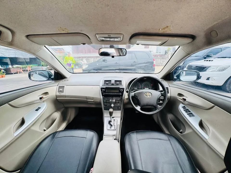 2013 Toyota Corolla Altis X (E140) 3