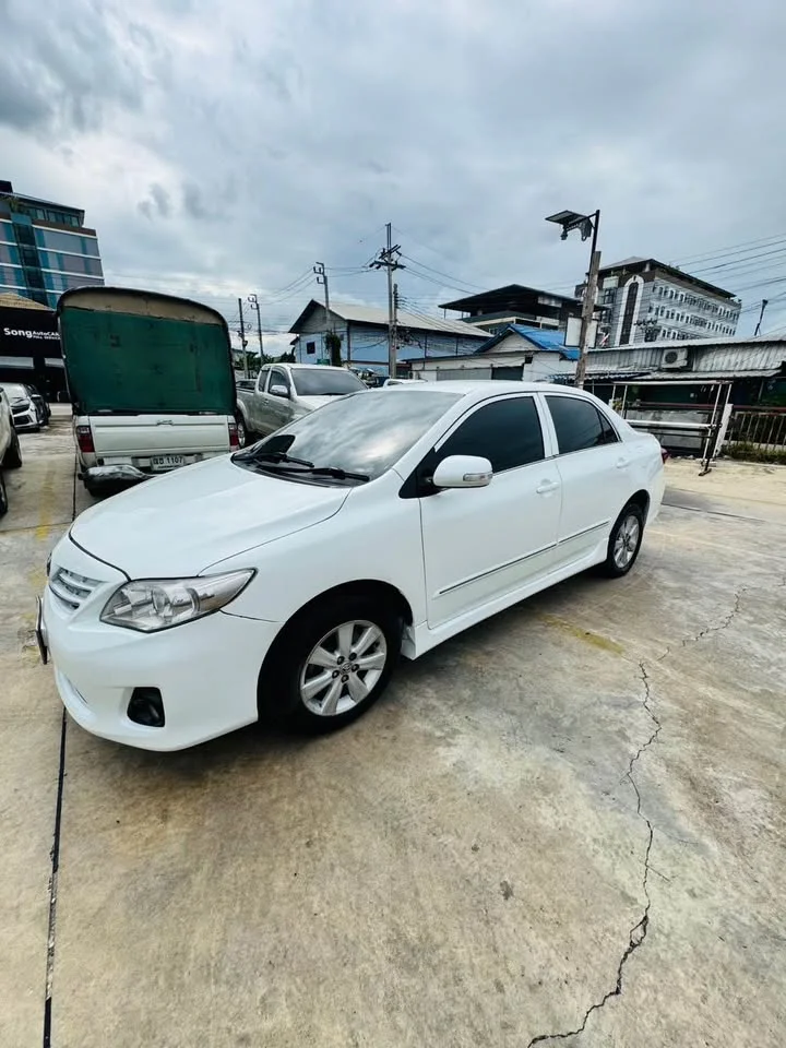 2013 Toyota Corolla Altis X (E140) 2
