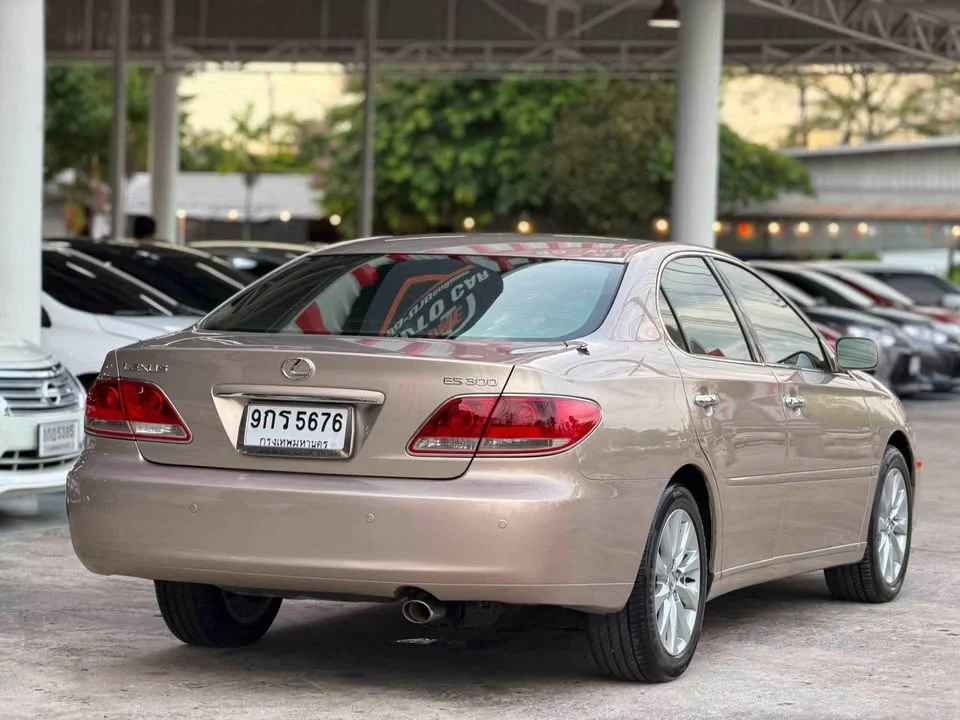 2005 Lexus ES IV 3