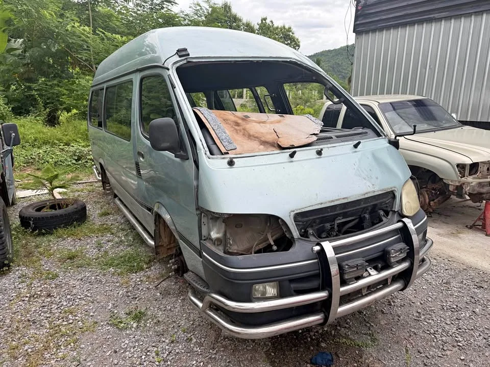2001 Toyota Commuter IV (H100) 2