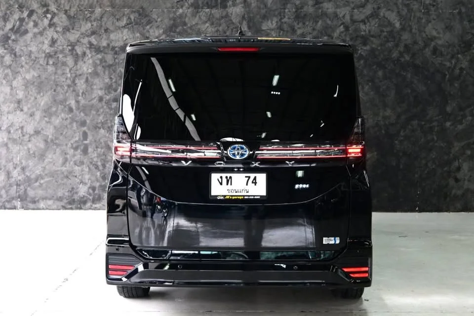 2024 Toyota Voxy IV 2
