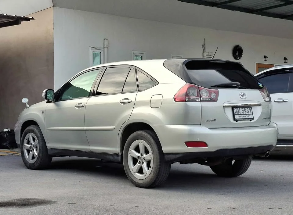2003 Toyota Harrier II 3