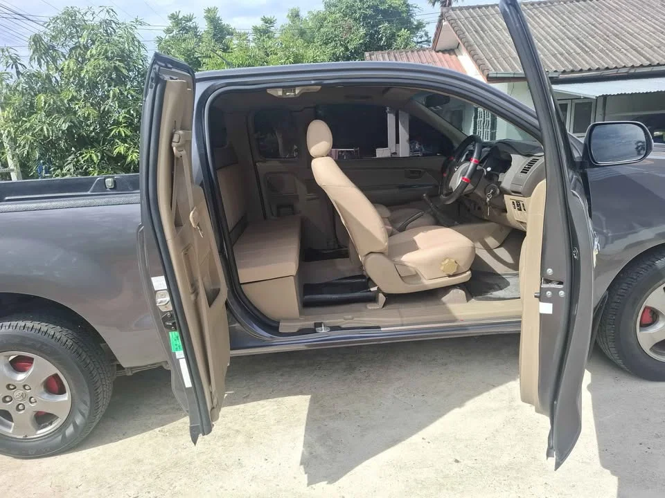 2011 Toyota Hilux VII 2