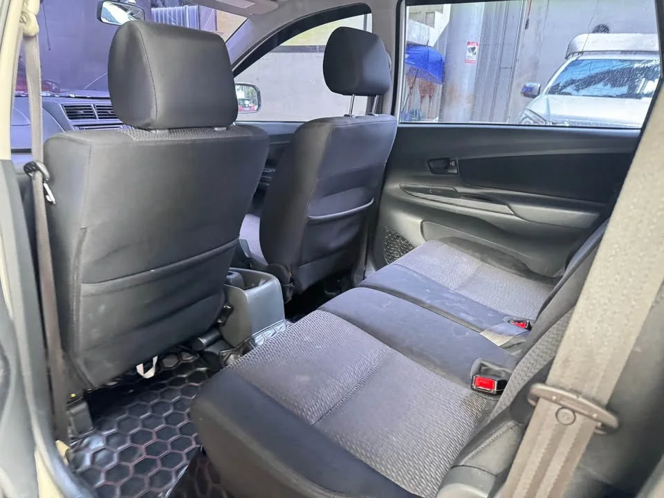 2013 Toyota Avanza II 2