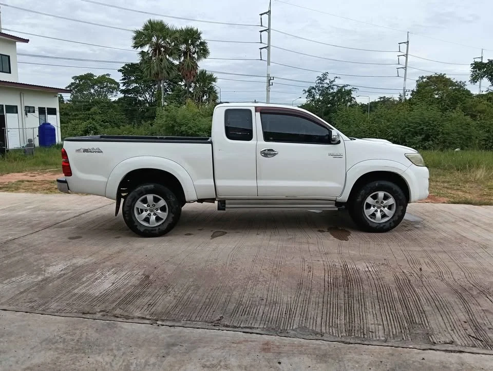2012 Toyota Hilux VII 2