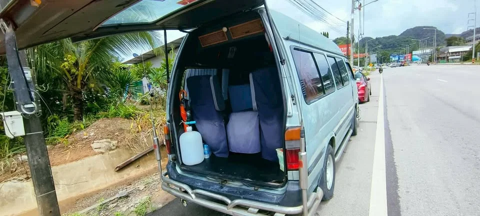 2004 Toyota Commuter IV (H100) 2