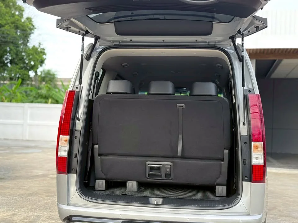 2024 Hyundai Staria US4 3