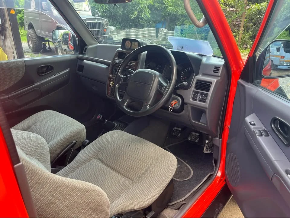 2011 Mitsubishi Pajero Junior 2