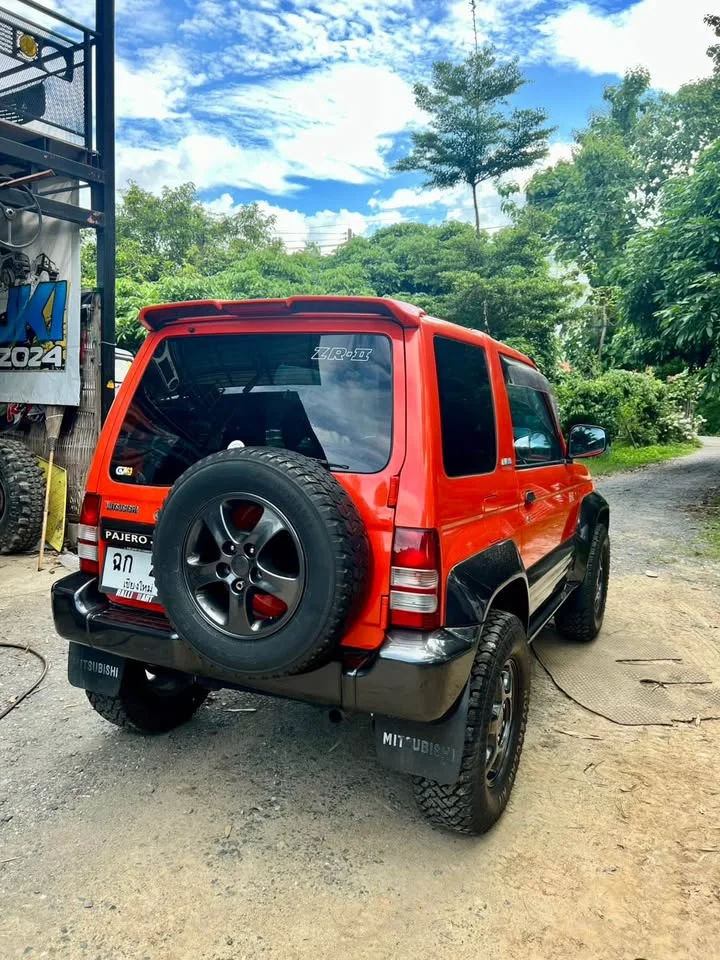 2011 Mitsubishi Pajero Junior 3