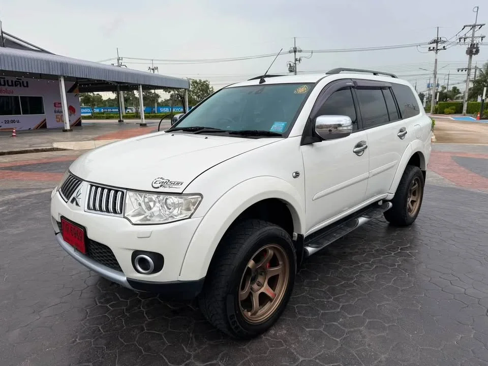 2013 Mitsubishi Pajero Sport II 2