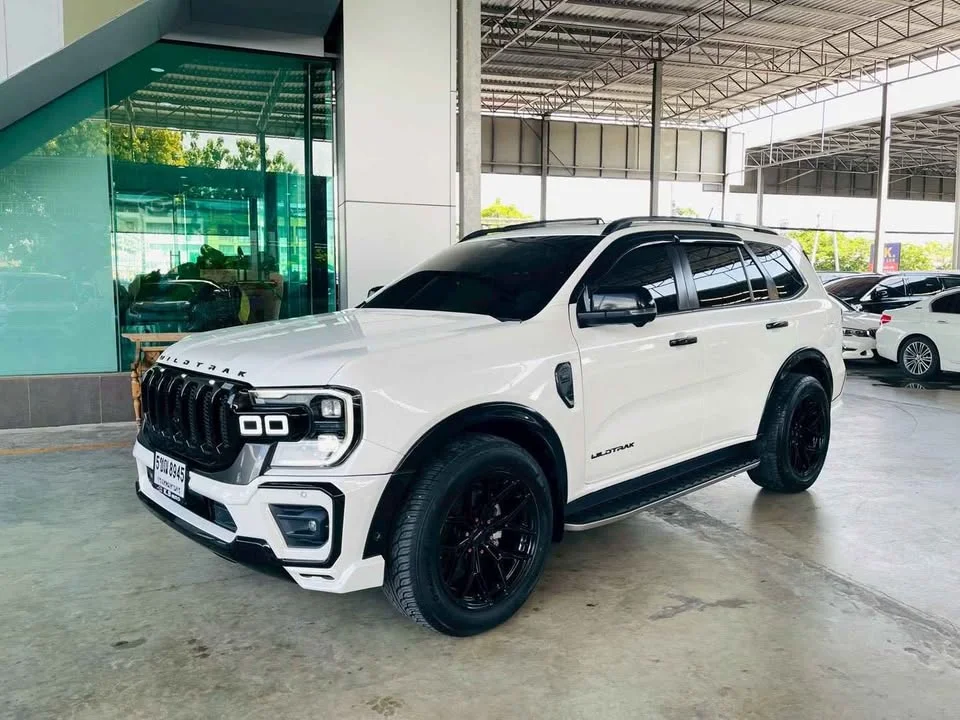2024 Ford Everest III 3