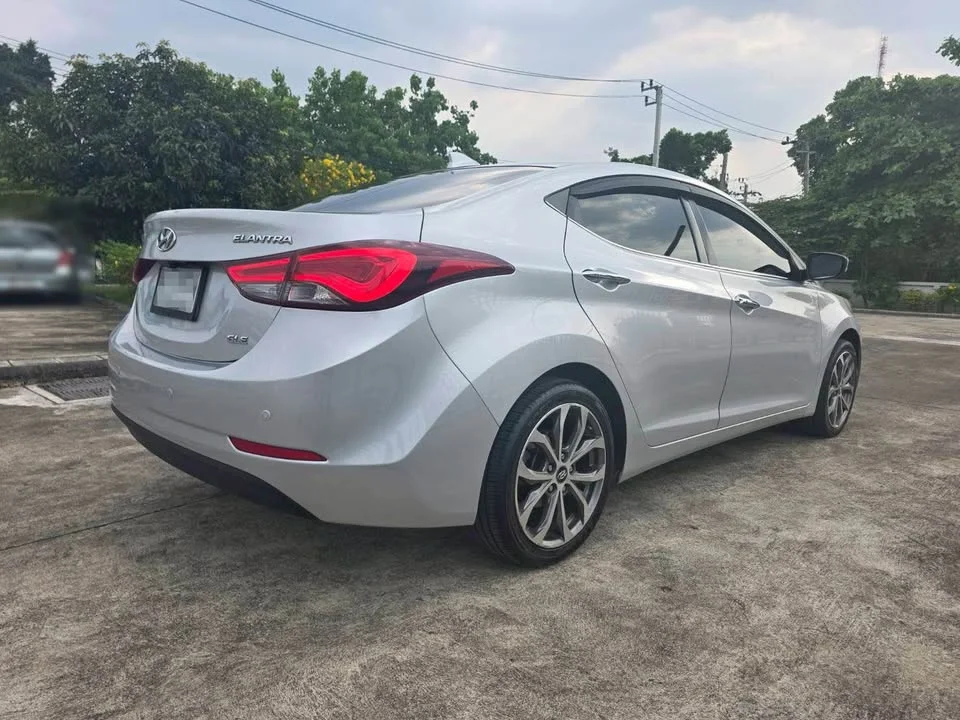 2014 Hyundai Elantra V 2