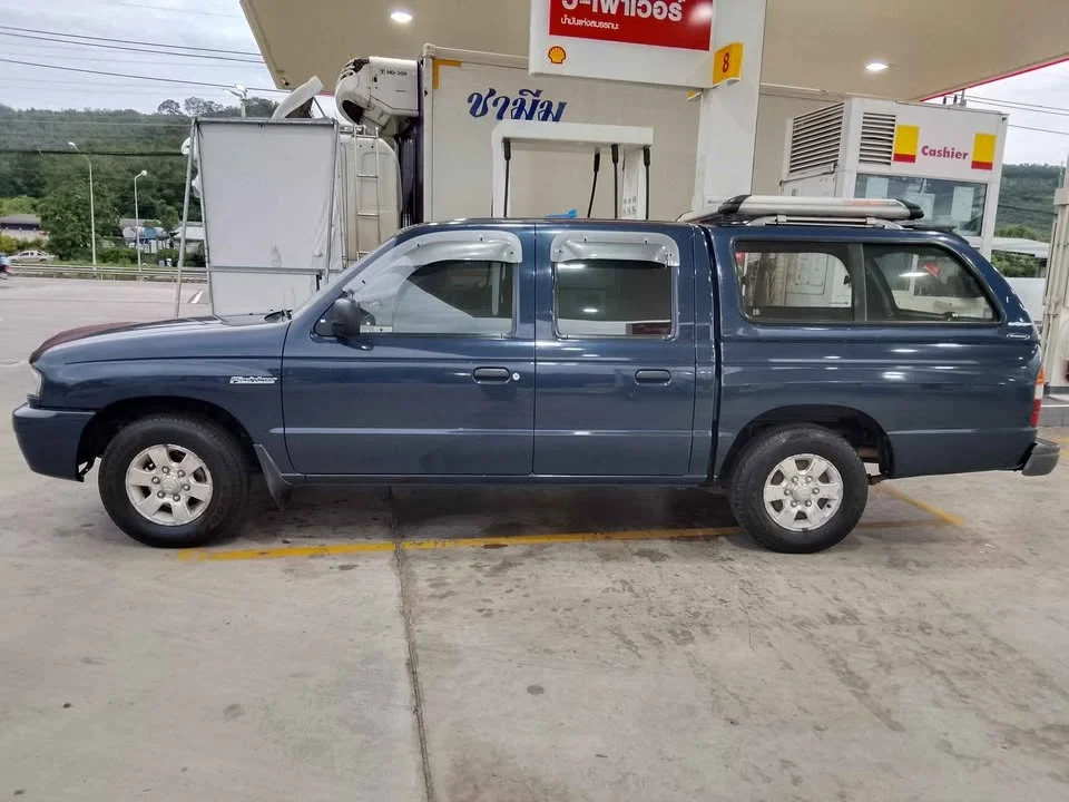2001 Mazda 2500 Fighter V 2