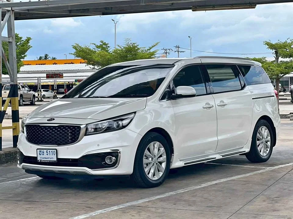 2015 Kia Carnival III 3