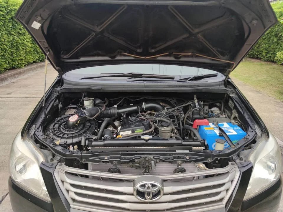2012 Toyota Innova I 3