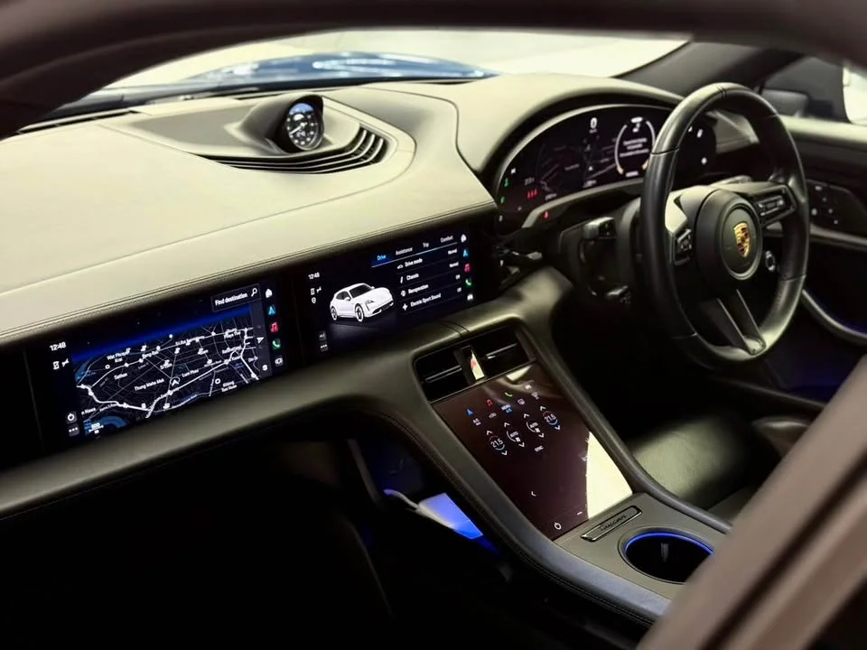 2022 Porsche Taycan 9J1 2