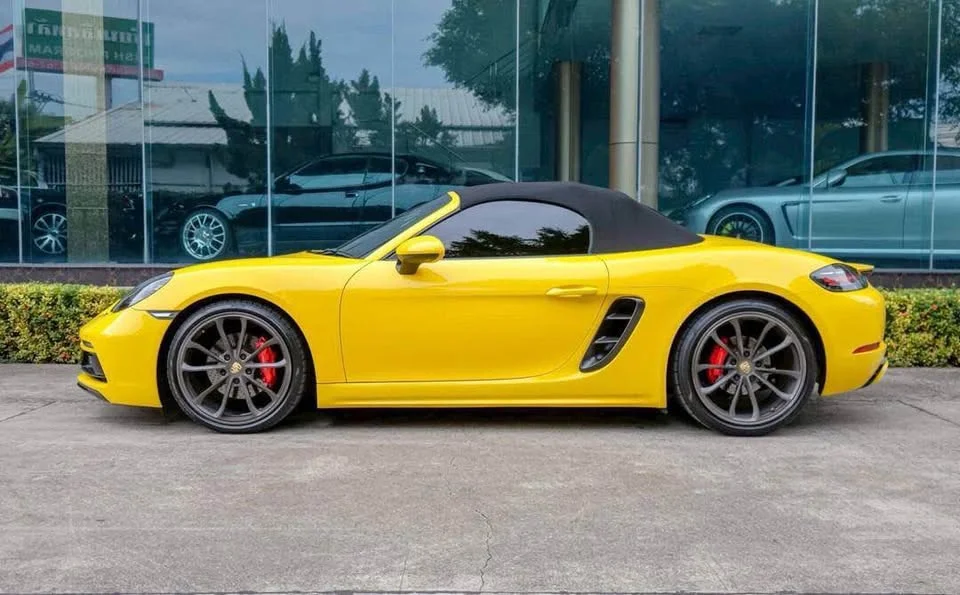 2017 Porsche 718 Boxster and Cayman IV 2
