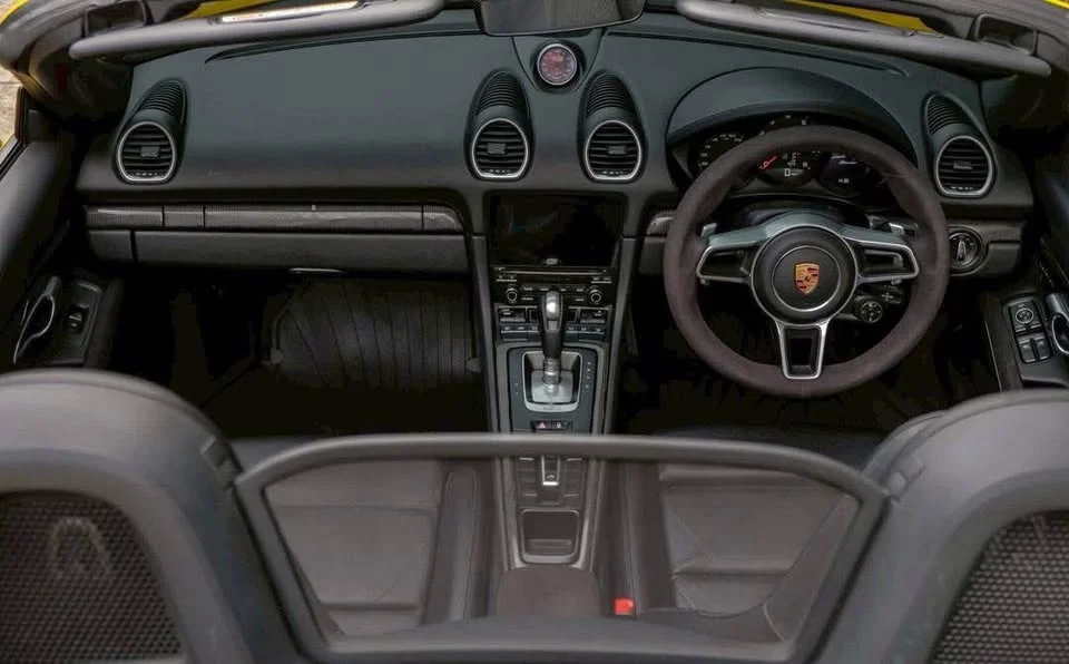2017 Porsche 718 Boxster and Cayman IV 3