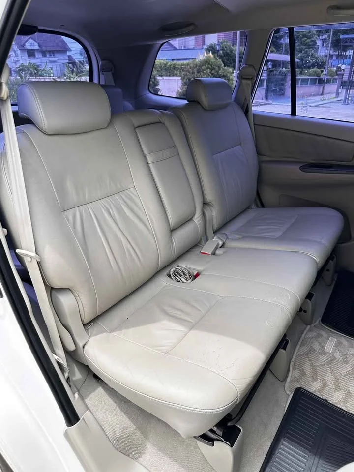 2011 Toyota Innova I 2