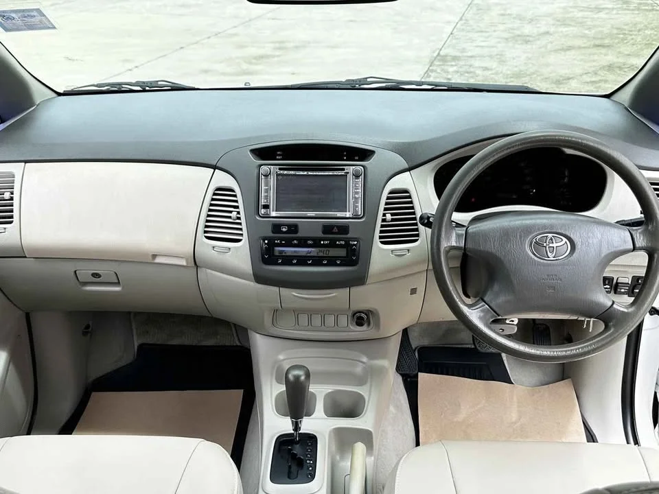 2011 Toyota Innova I 3