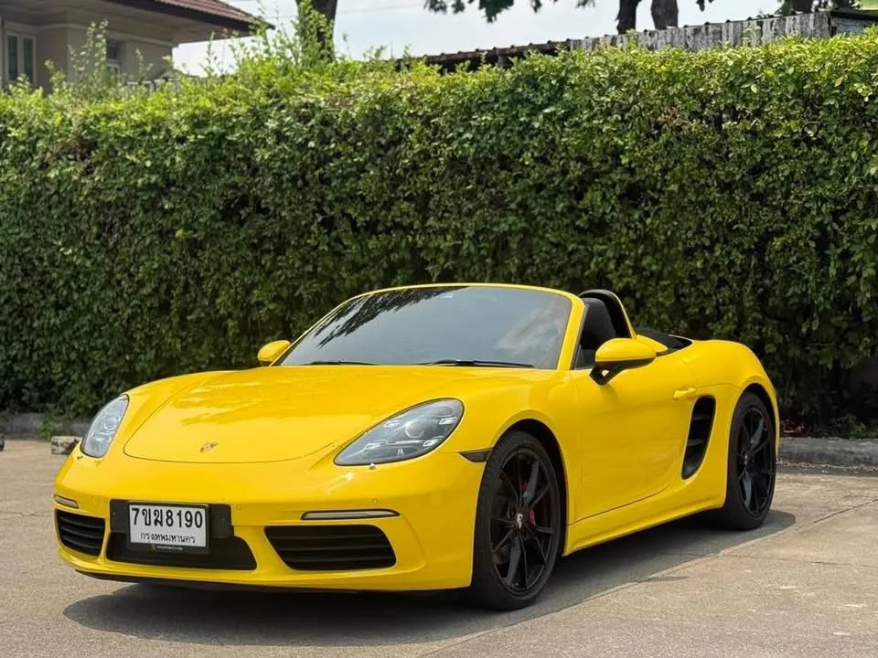 2017 Porsche 718 Boxster and Cayman IV 2