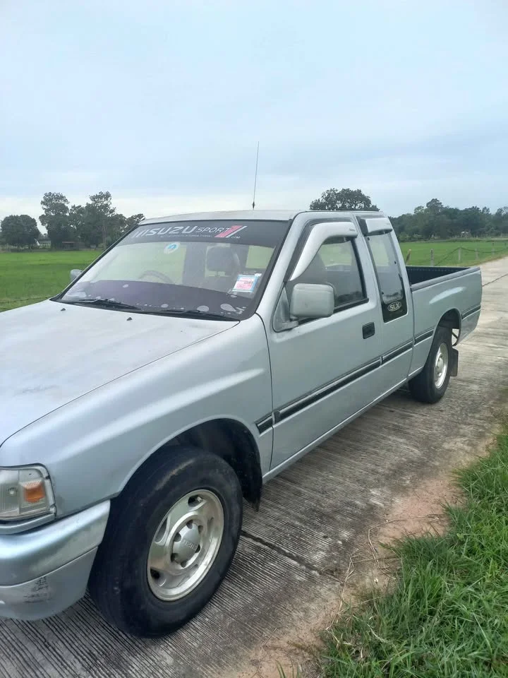 1995 Isuzu TFR III 3