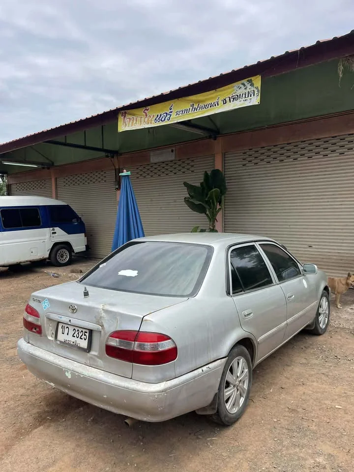 2000 Toyota Corolla Altis VIII (E110) 3