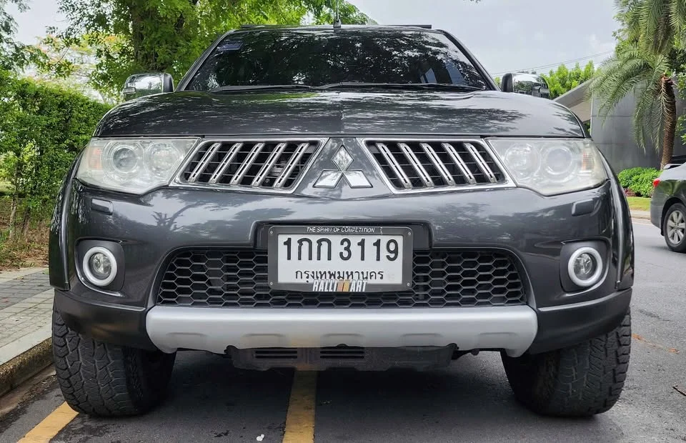 2013 Mitsubishi Pajero Sport II 2