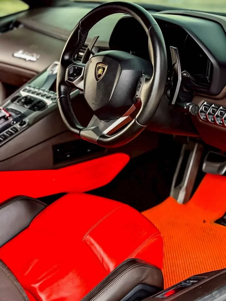 2012 Lamborghini Aventador 3