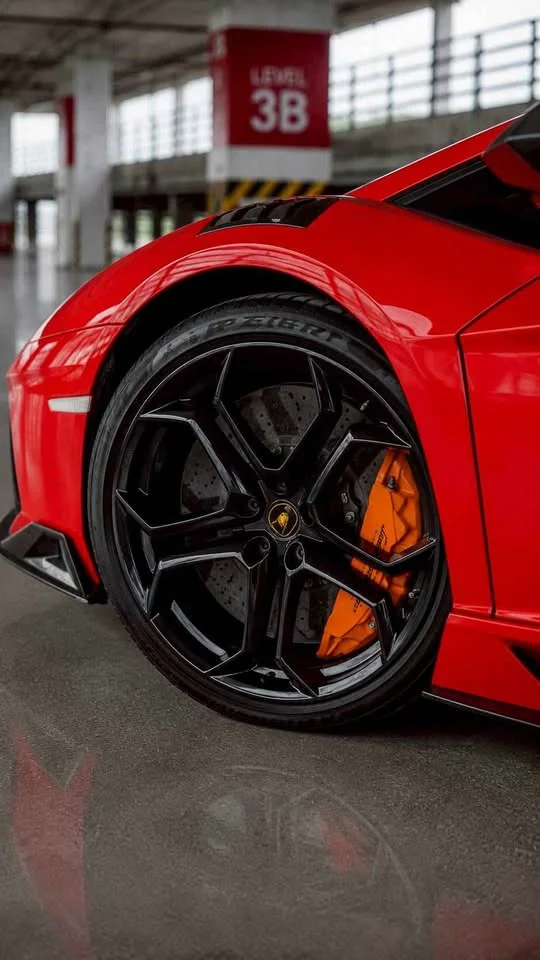2012 Lamborghini Aventador 2