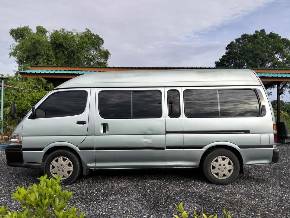 2002 Toyota Commuter IV (H100) 2