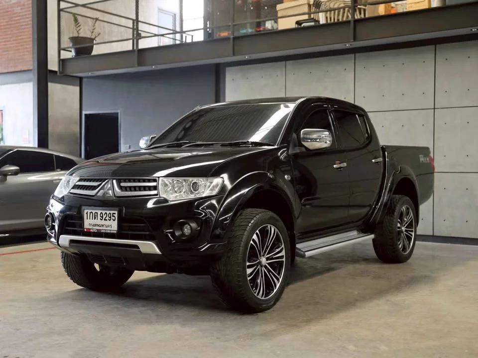 2013 Mitsubishi Triton IV 3
