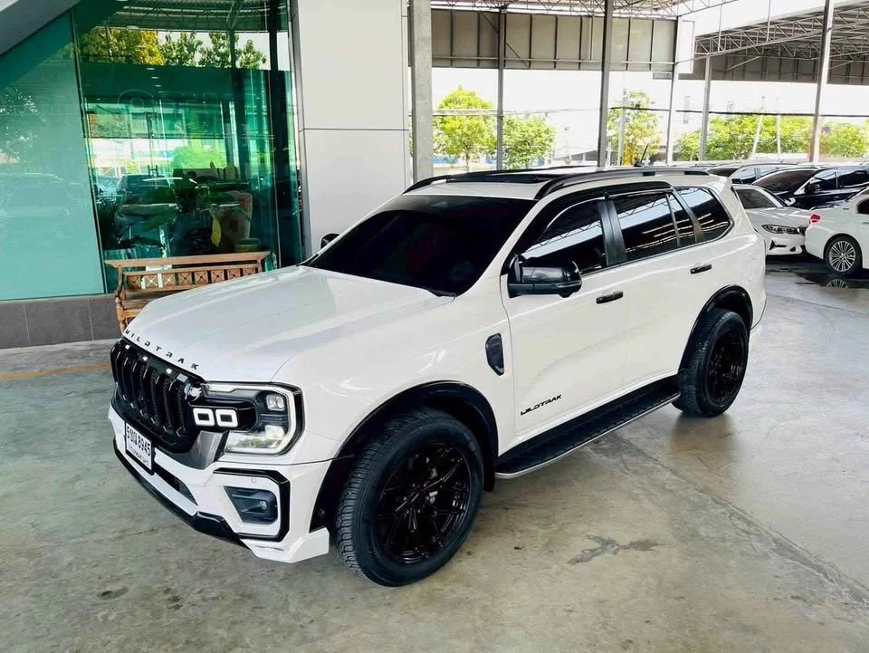 2024 Ford Everest III 2
