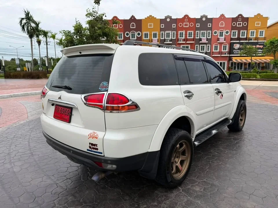 2012 Mitsubishi Pajero Sport II 2