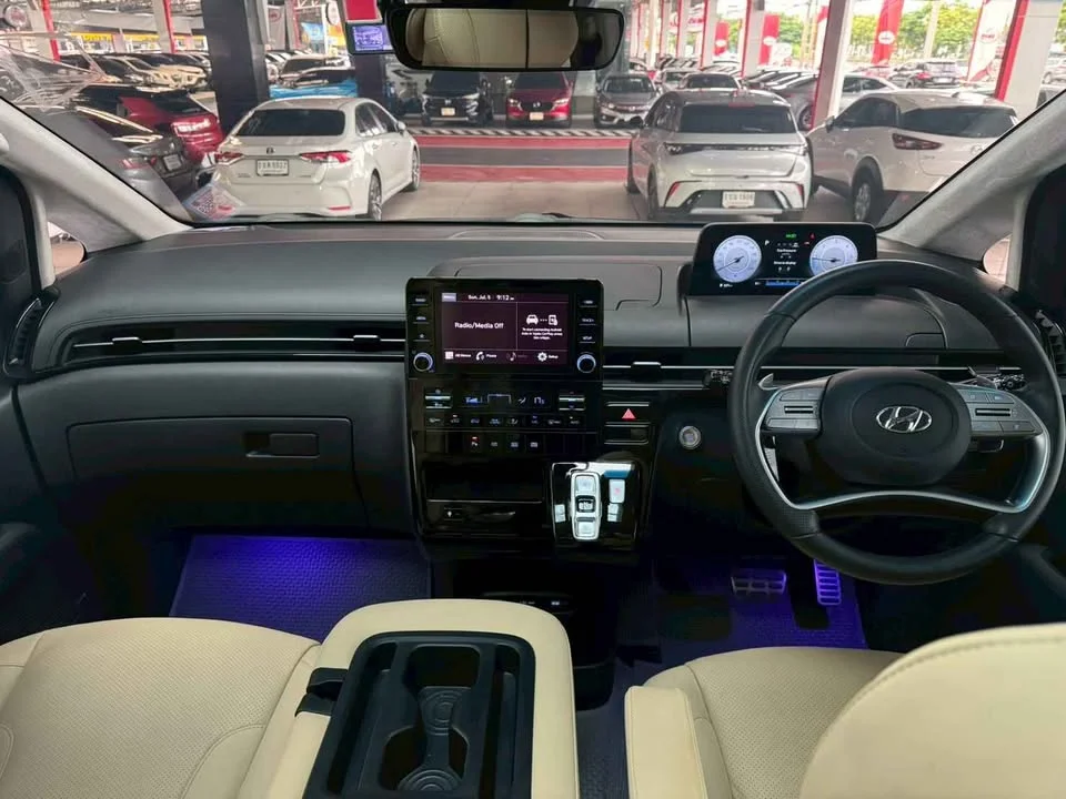 2022 Hyundai Staria US4 2