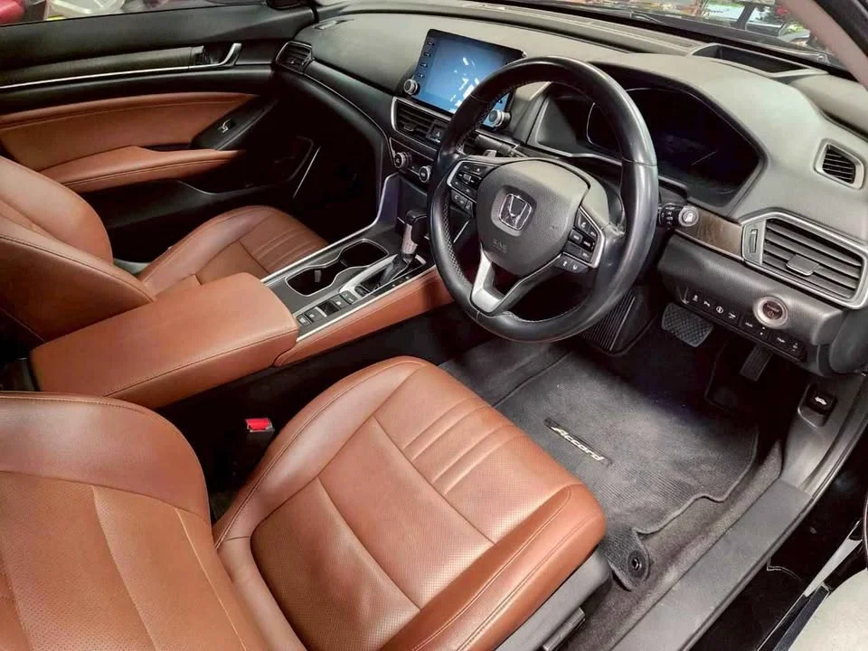 2019 Honda Accord X 3