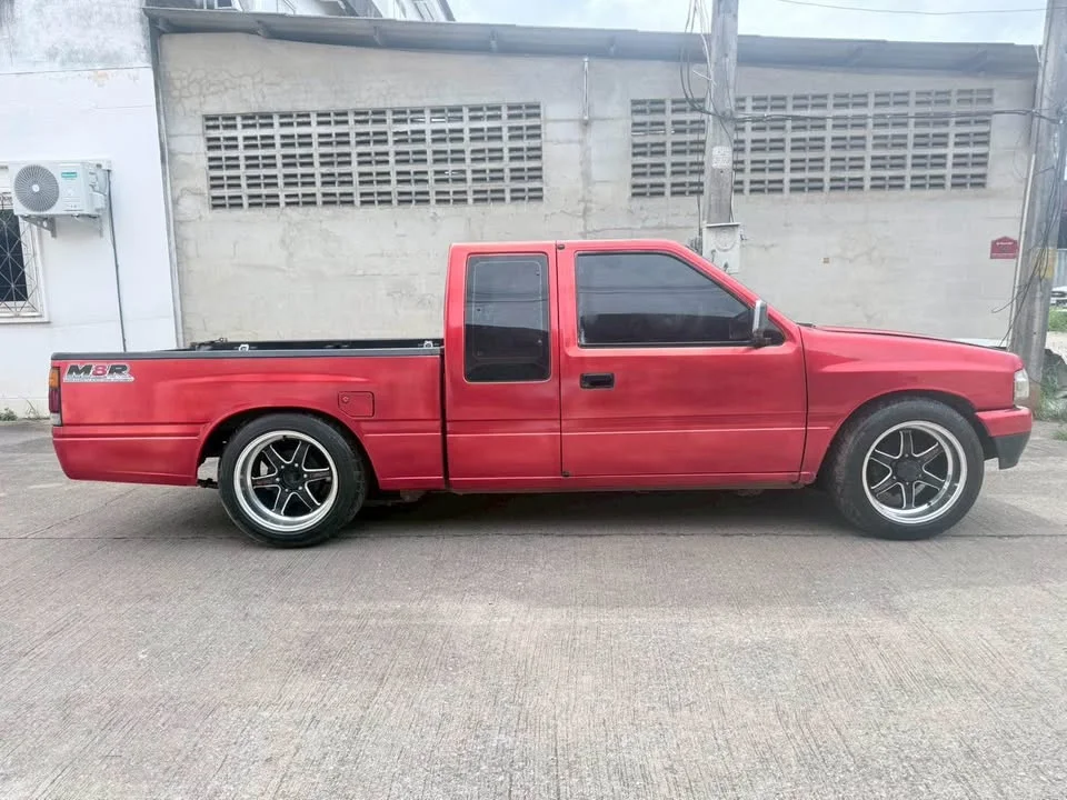 1996 Isuzu TFR III 2