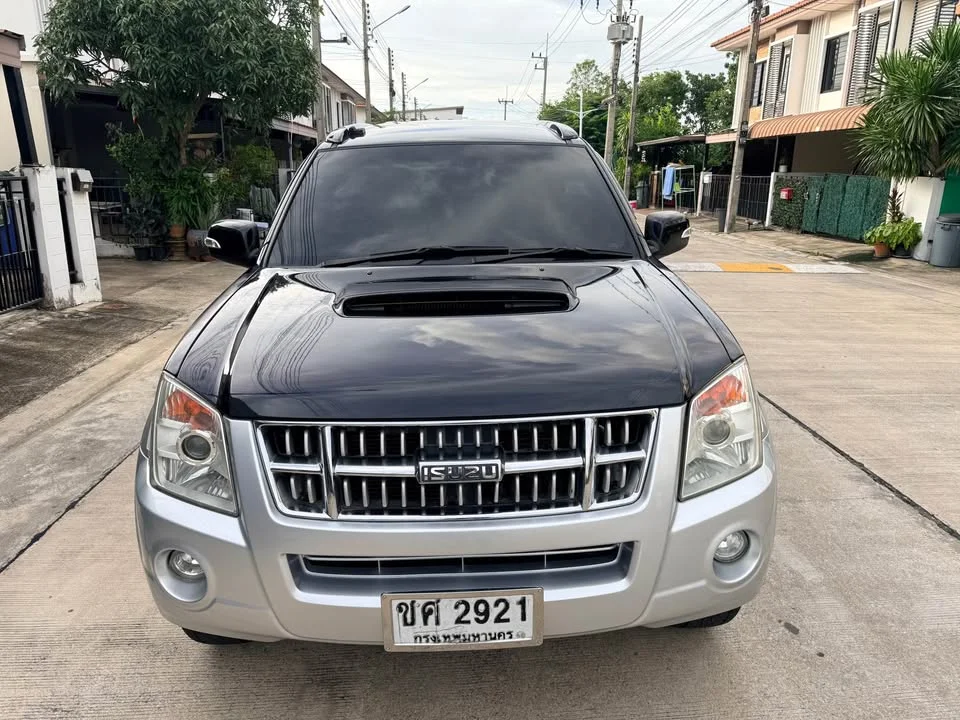 2008 Isuzu MU-7 2