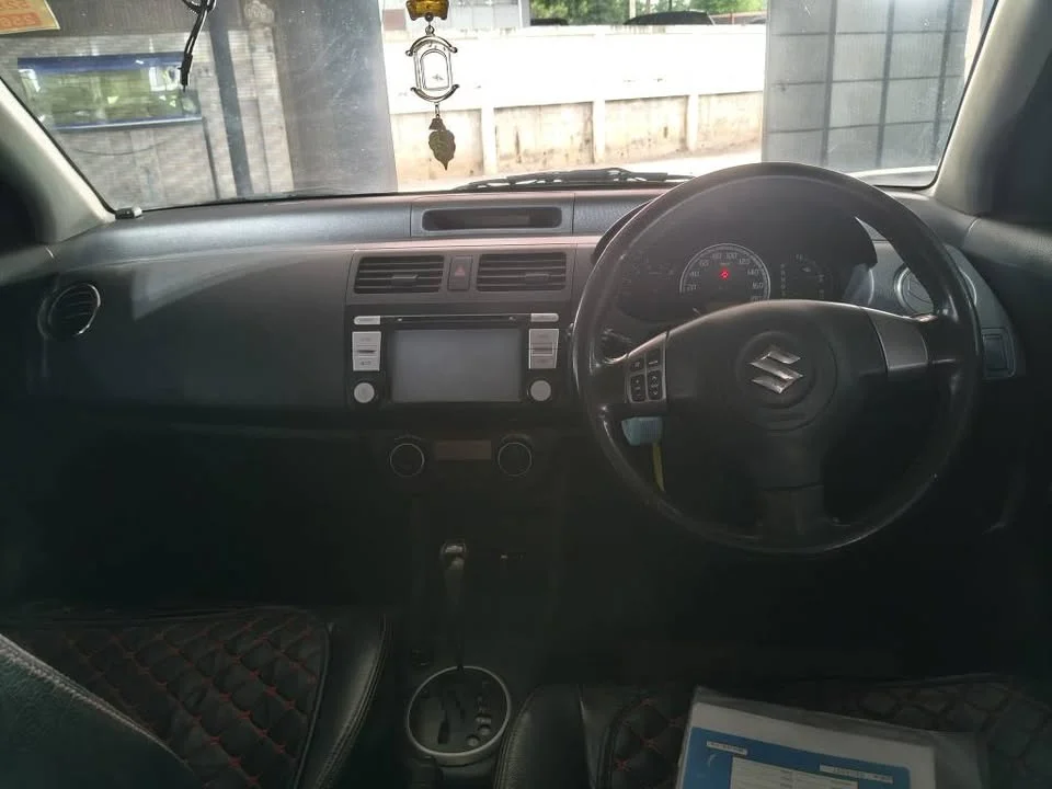 2010 Suzuki Swift I 3