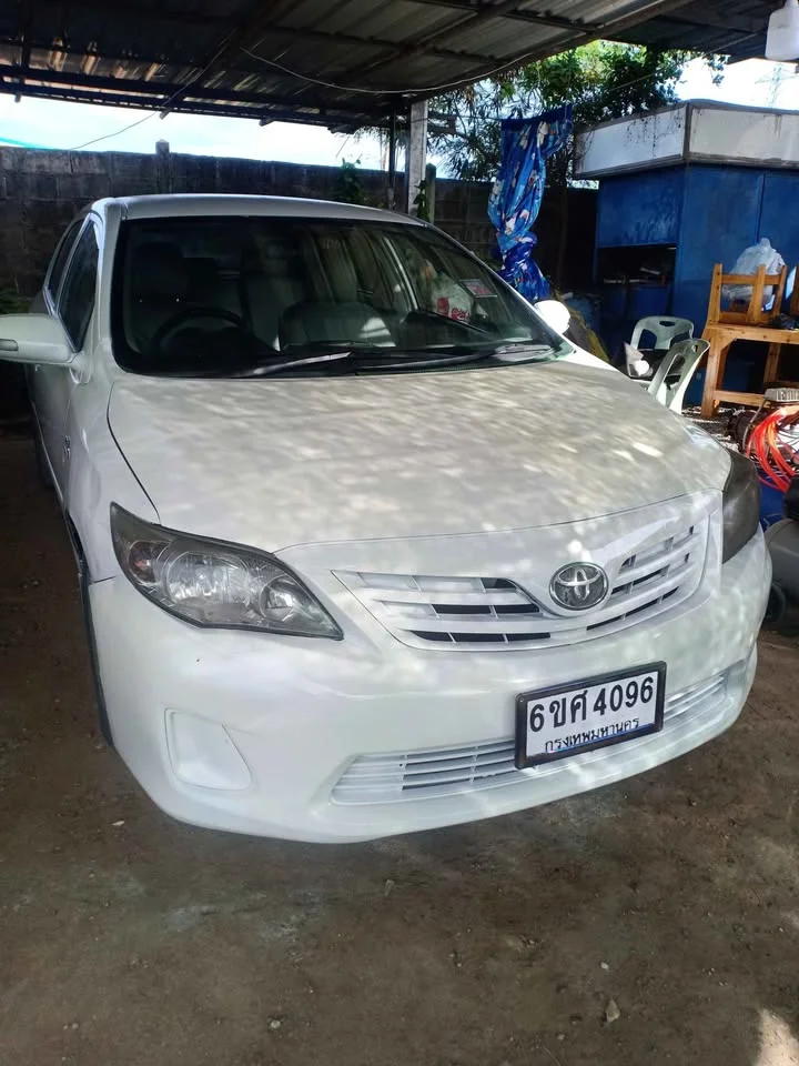 2013 Toyota Corolla Altis X (E140) 2
