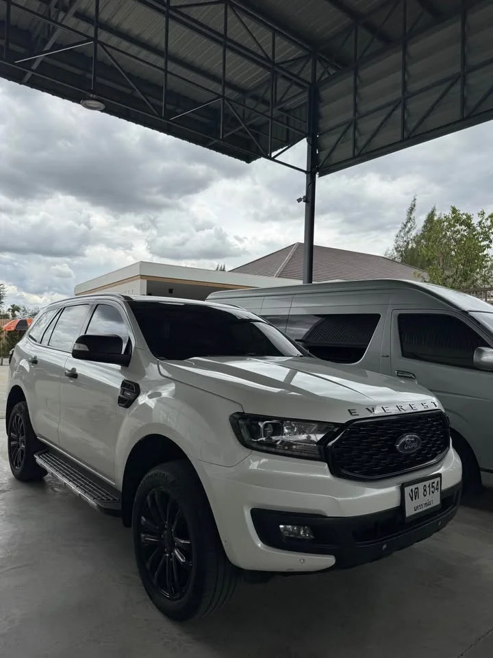 2020 Ford Everest II 2
