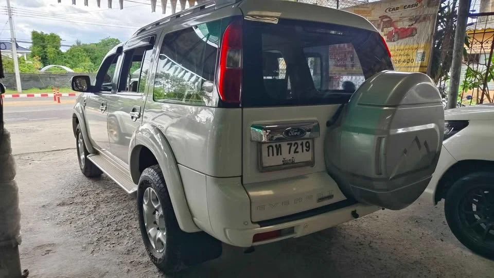 2010 Ford Everest I 2