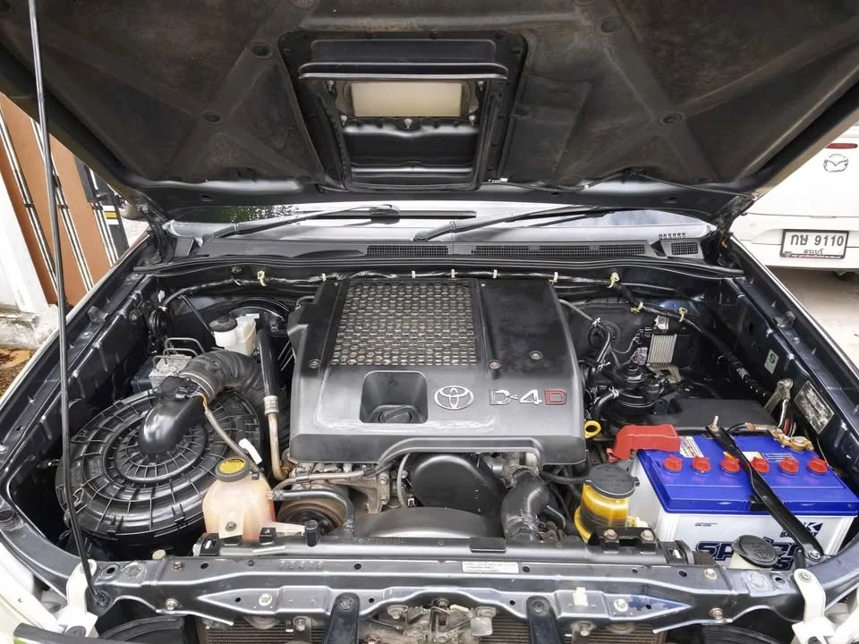 2005 Toyota Fortuner I 3