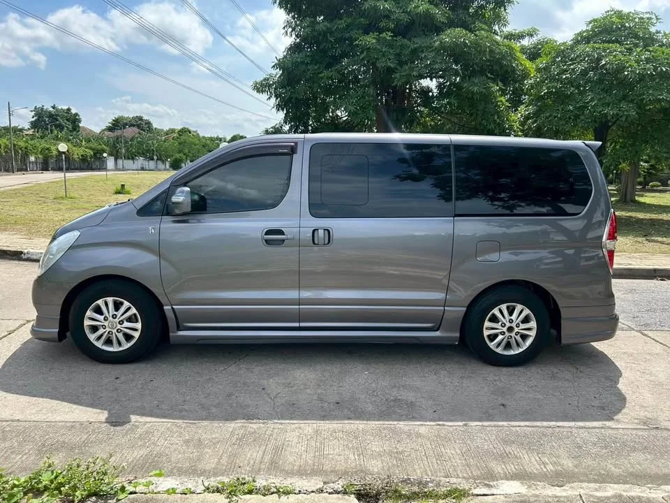 2011 Hyundai H-1 II 3