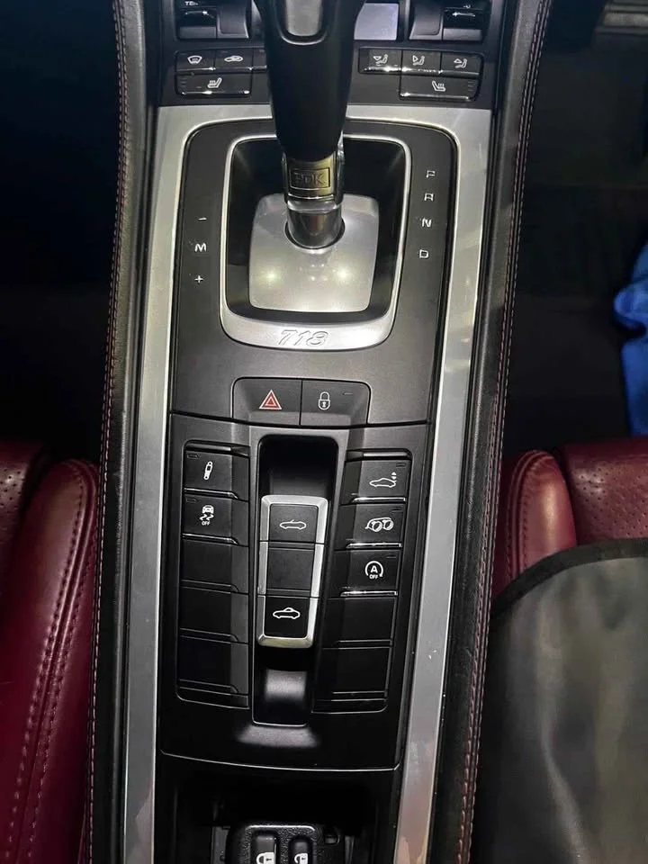 2016 Porsche 718 Boxster and Cayman IV 2