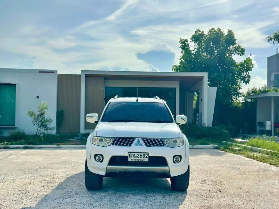 2011 Mitsubishi Pajero Sport II 2