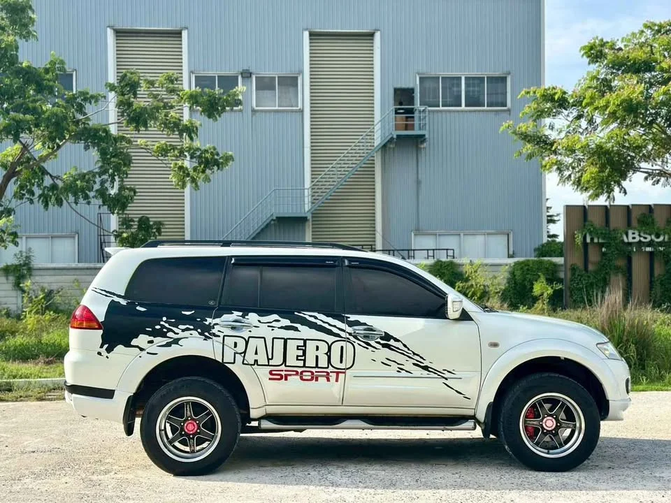 2011 Mitsubishi Pajero Sport II 3