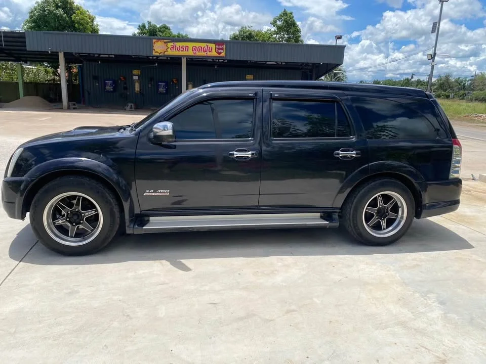 2007 Isuzu MU-7 3