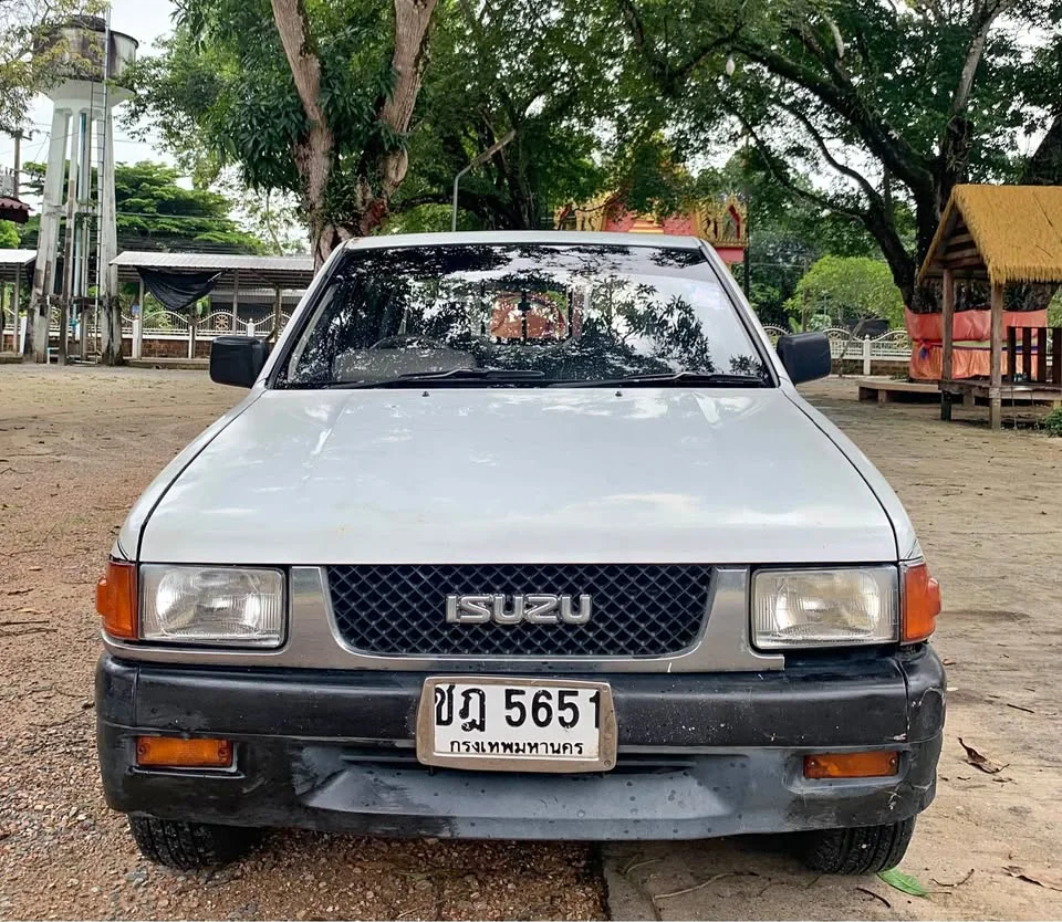 1997 Isuzu TFR III 2