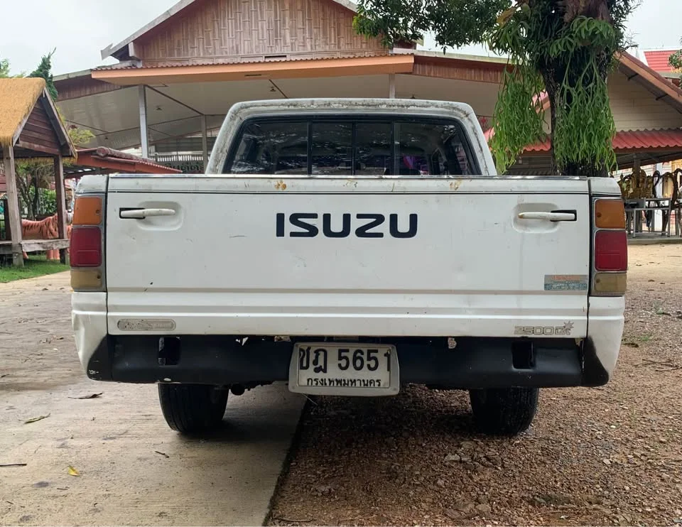 1997 Isuzu TFR III 2